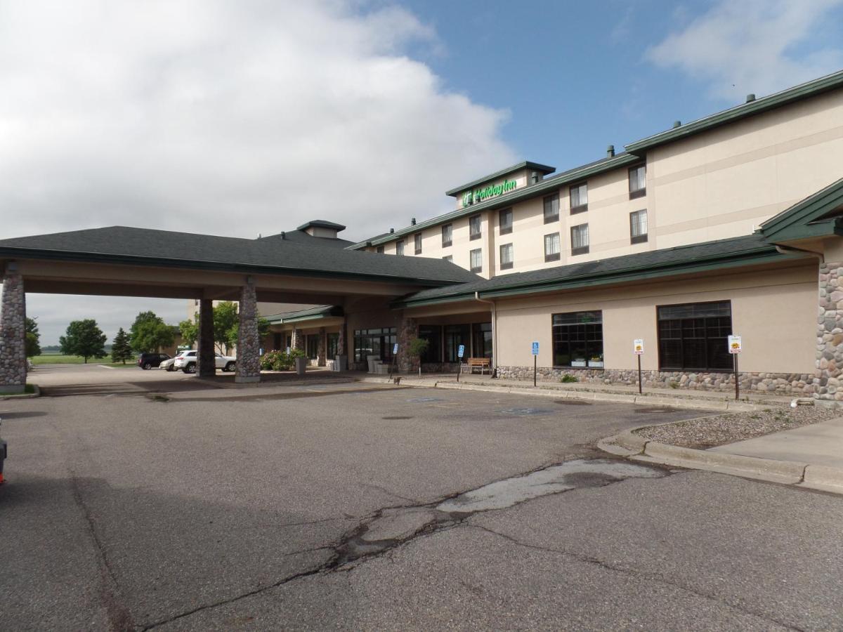 Holiday Inn Hotel & Suites Owatonna ภายนอก รูปภาพ